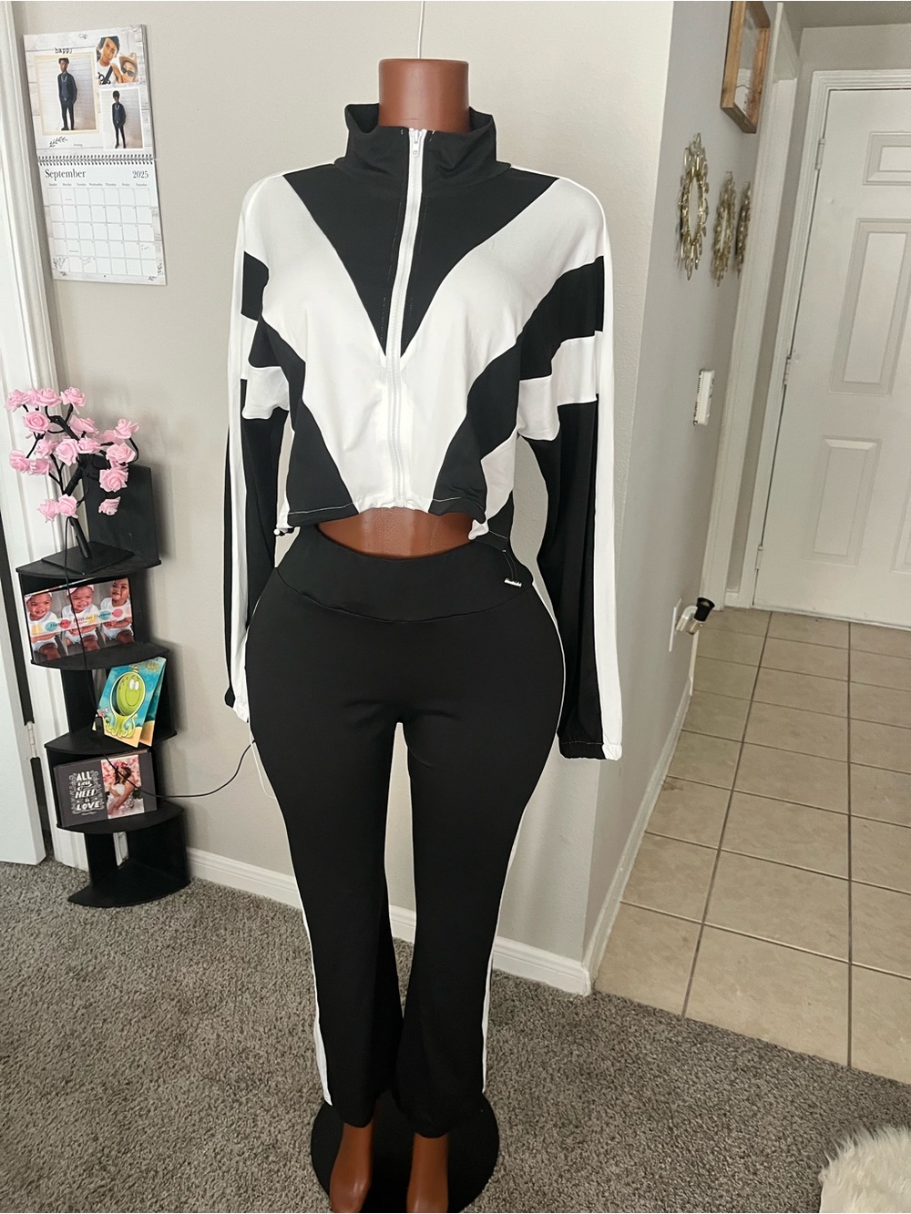 Black & White Two-Piece Women's Active Jumpsuit Set